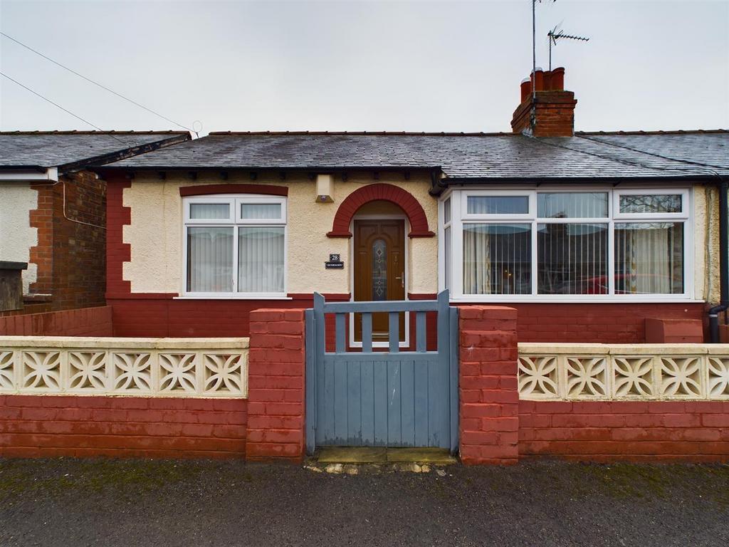 St. Johns Avenue West, Bridlington 2 bed semidetached bungalow for