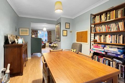8 Barr Close, Wivenhoe, Colchester, CO7 9RG
