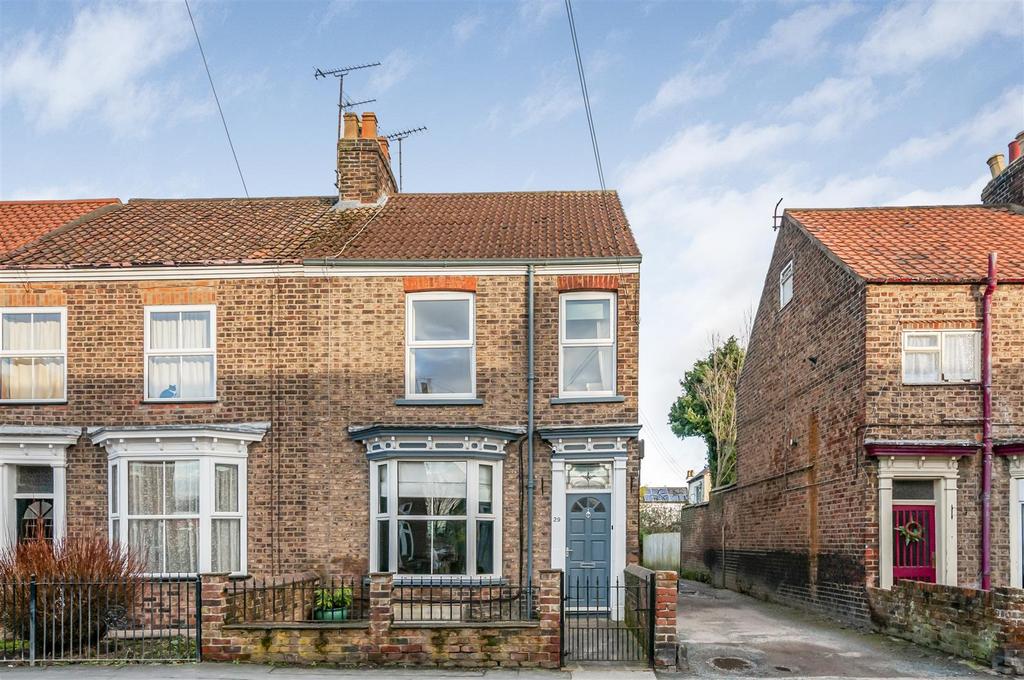 29, Victoria Road Driffield, East Yorkshire, YO25 6UG 4 bed house for