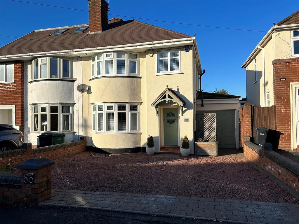 Windsor Road, Halesowen 3 bed semidetached house for sale £310,000