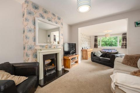 47 Copthorne Road, Leatherhead, KT22 7EE