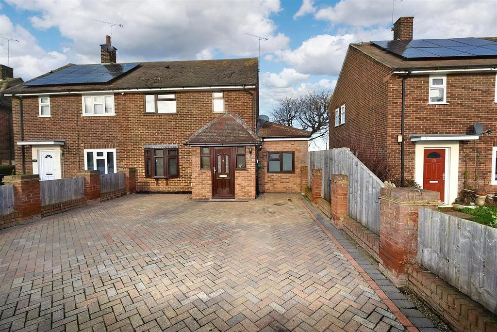 Rochford Garden Way, Rochford SS4 3 bed semidetached house for sale