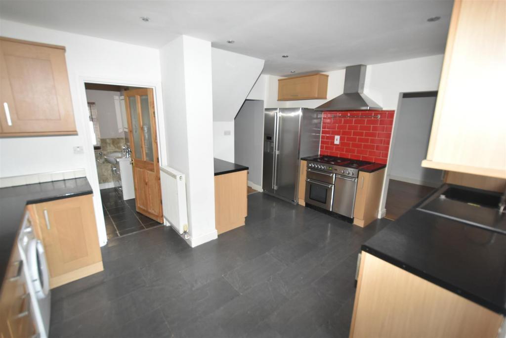 Rochford Garden Way, Rochford SS4 3 bed semidetached house for sale