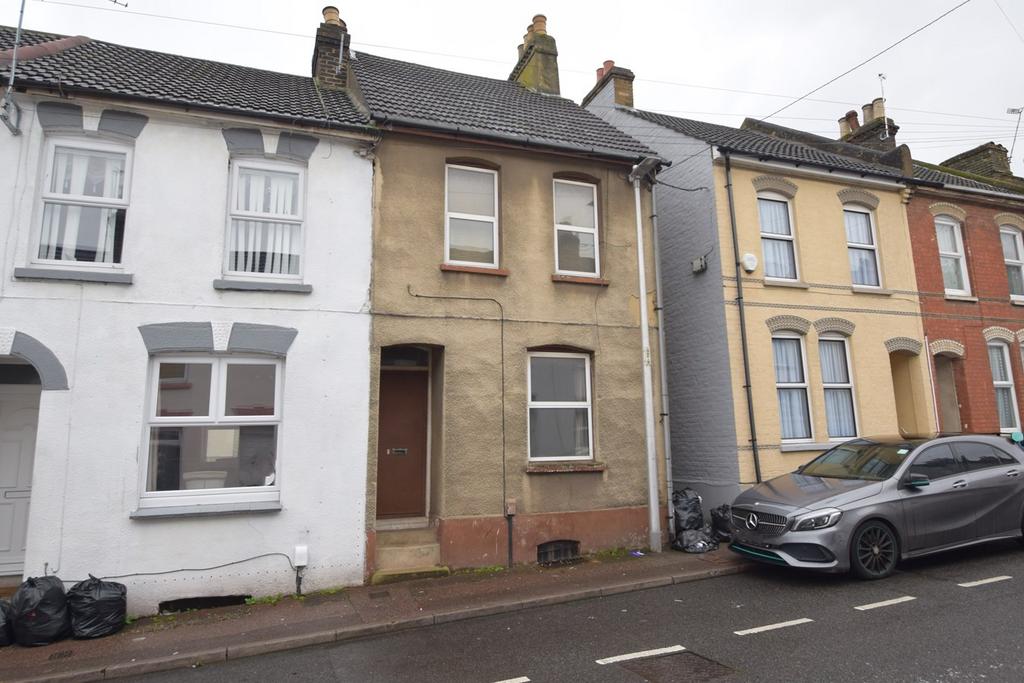 Dale Street, Chatham, ME4 2 bed end of terrace house for sale £135,000