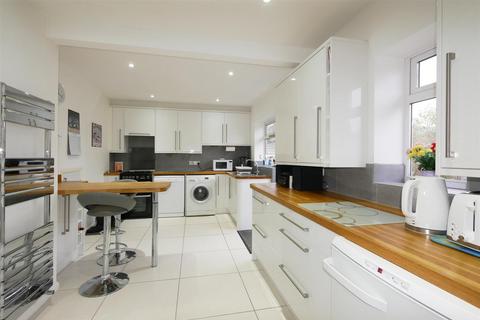 Millstone Goring Road, Woodcote, Reading, RG8 0QD