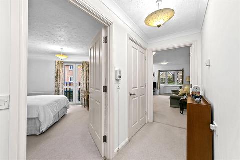 1 bedroom retirement property for sale, Udney Park Road, Teddington