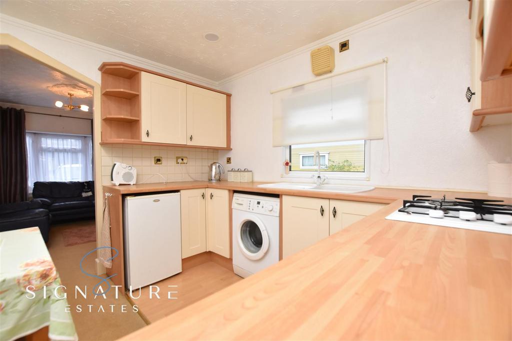 Kitchen 2 (10).jpg