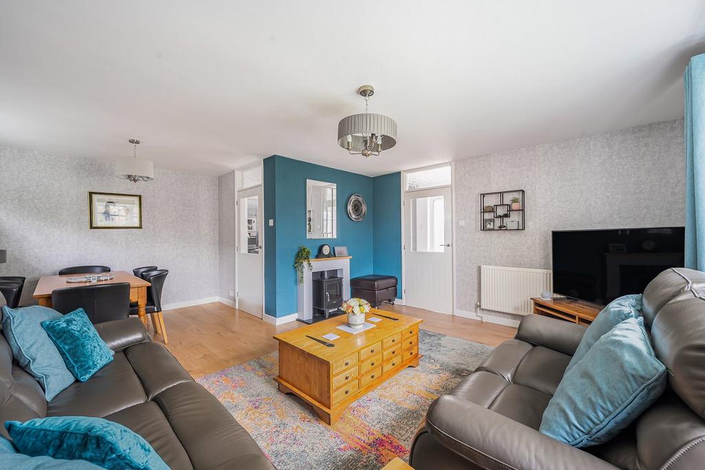 The Green, Stotfold, Hitchin, SG5 2 bed bungalow for sale £550,000