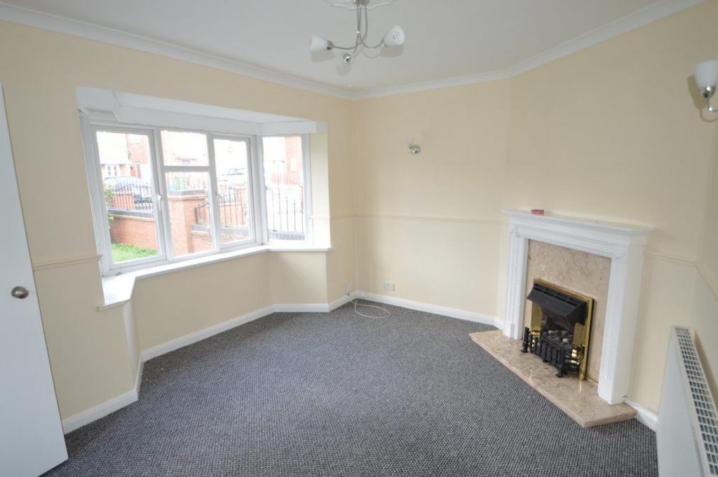 Galbraith Close, Coseley, Bilston 3 bed semidetached house £895 pcm