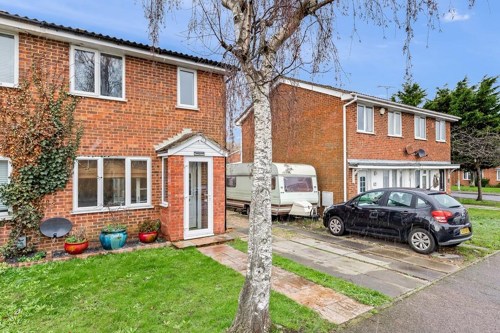 Firs Lane, Folkestone, Folkestone, CT19 2 bed semidetached house for