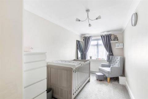 37 Eton Avenue, Hounslow, TW5 0HB