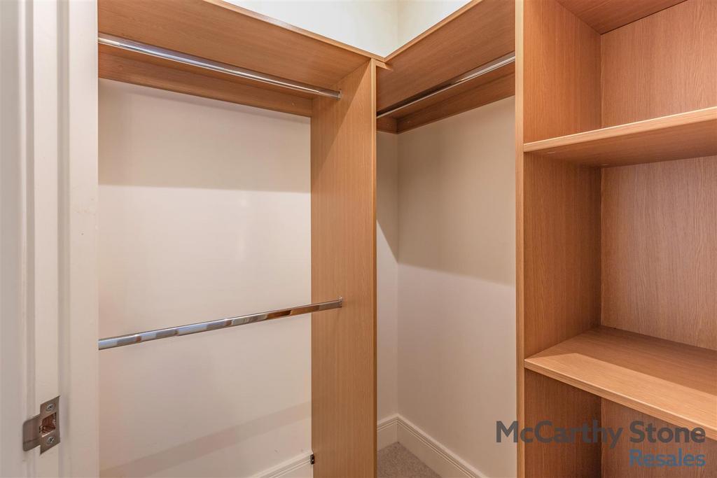 8662102-interior12.jpg