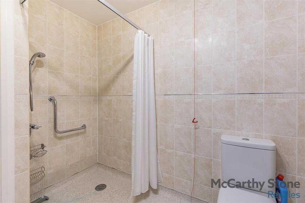 8662102-interior16.jpg