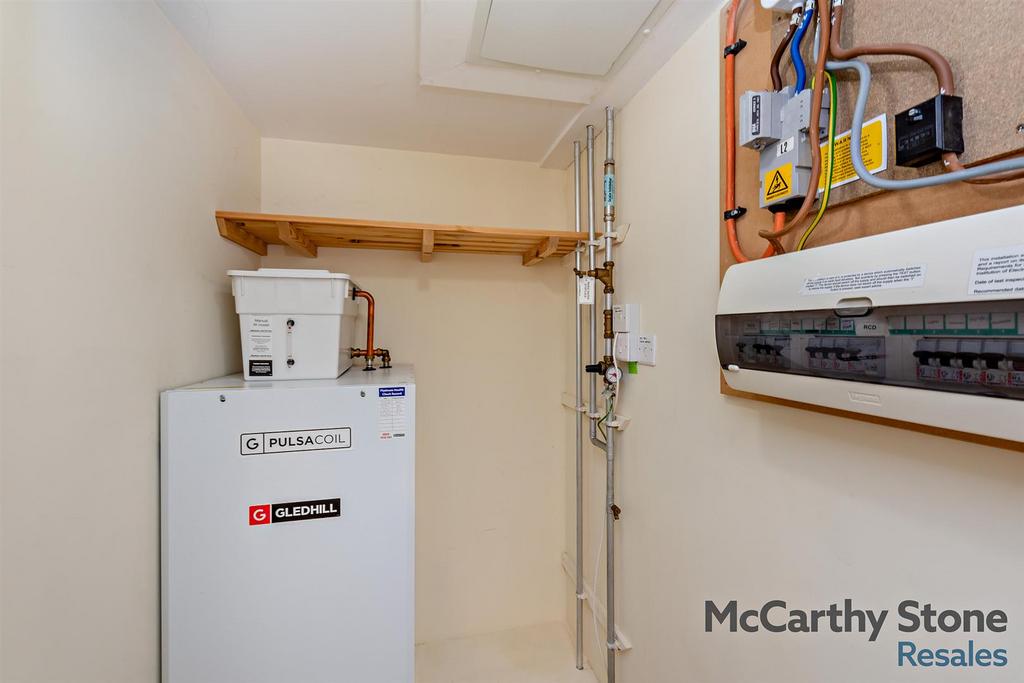 8633168-interior03-800.jpg