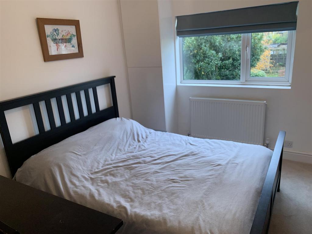 Gordon Road Bedroom 2.jpg