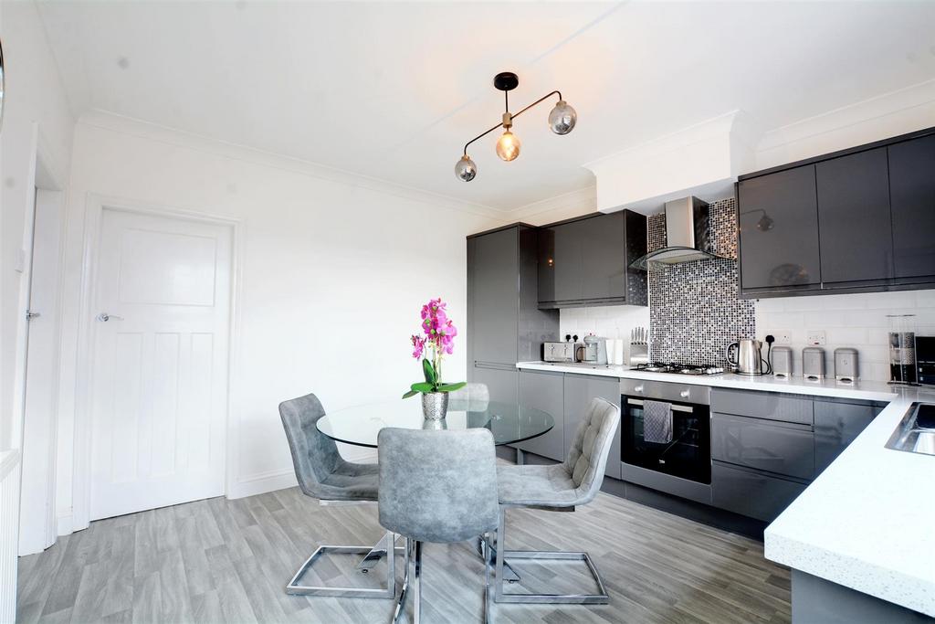 Dining kitchen