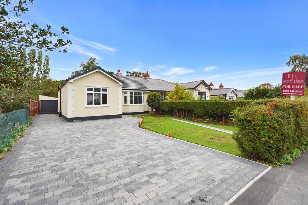 Rosemead Avenue, Pensby, Wirral 3 bed semidetached bungalow for sale