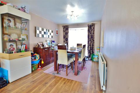 6 Rowan Way, Slough, SL2 1EX