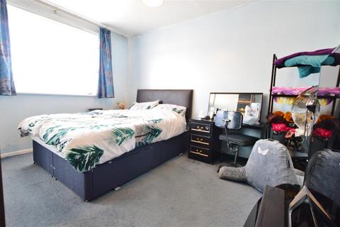 6 Rowan Way, Slough, SL2 1EX