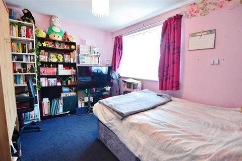 6 Rowan Way, Slough, SL2 1EX