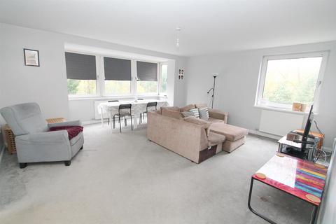 2 bedroom flat for sale, North Street, Carshalton SM5