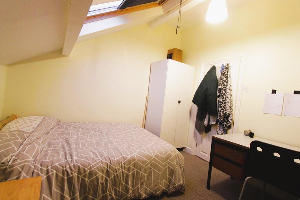 7. bedroom 4(1).JPG