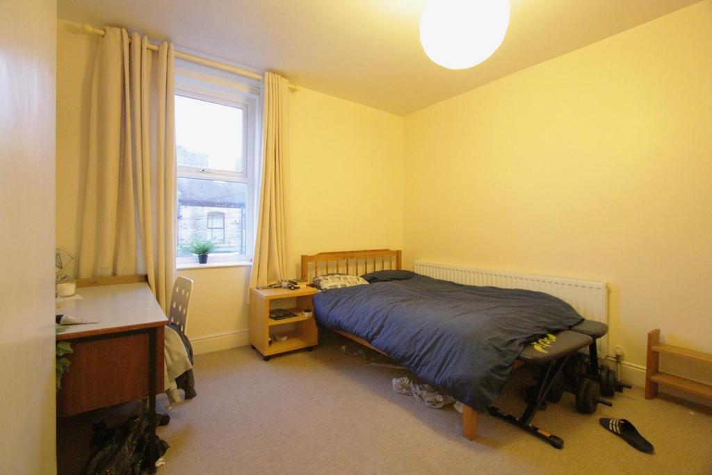 3. bedsroom 2.JPG