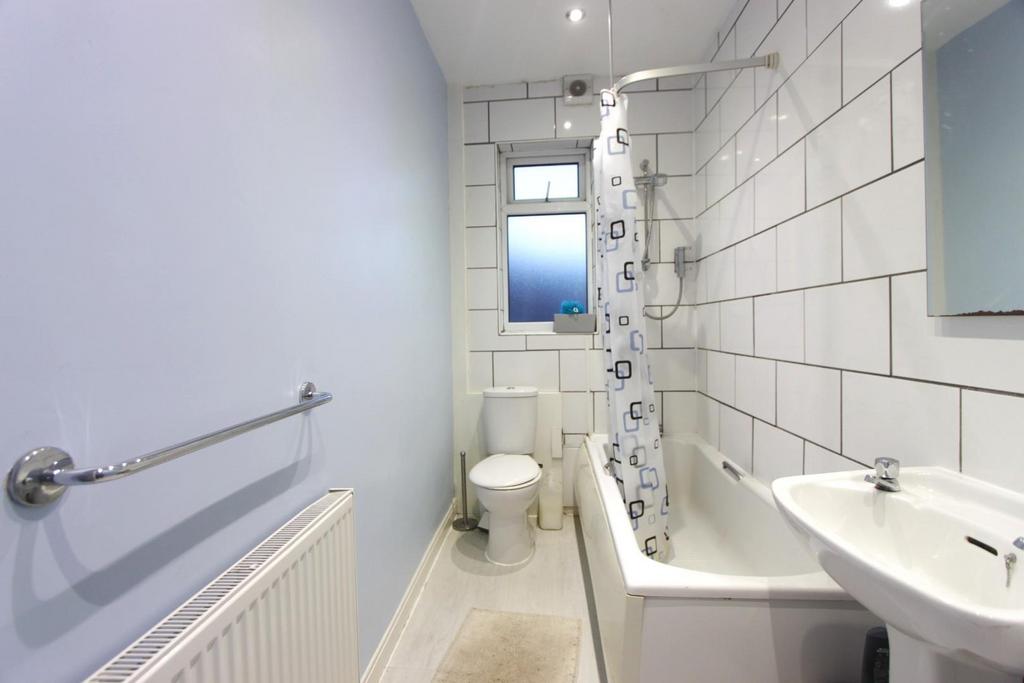 5. Bathroom.JPG