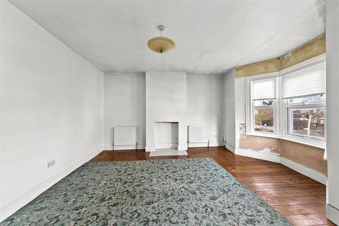 59a Windmill Road, Hampton Hill, Hampton, TW12 1QS