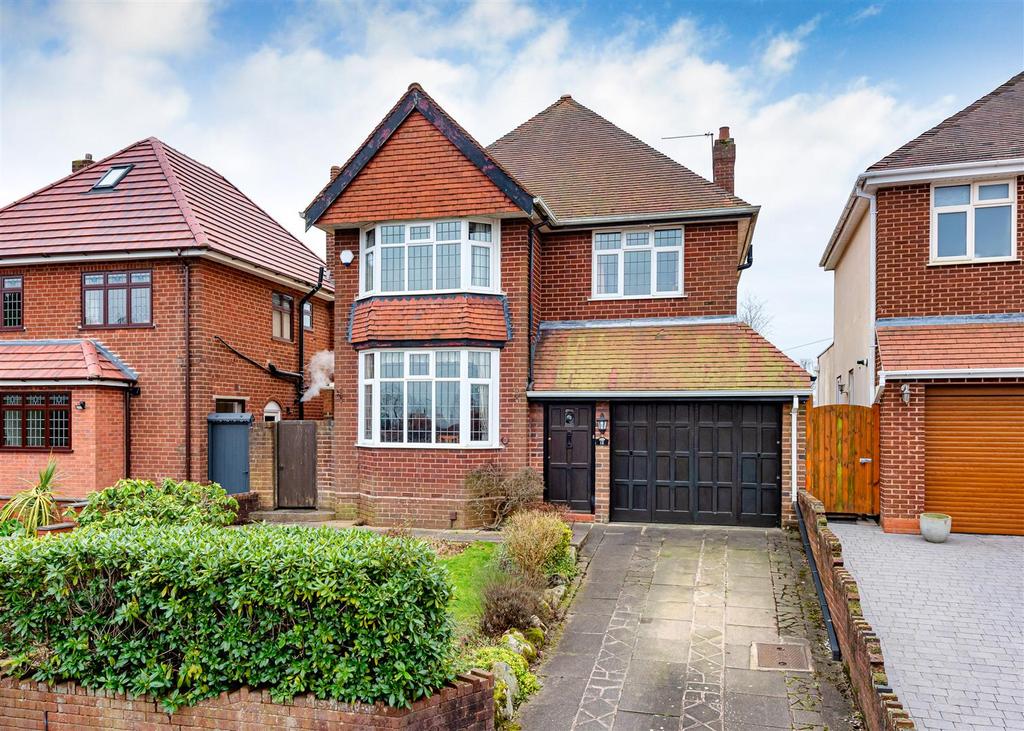 15 Foxlands Avenue, Wolverhampton 4 bed detached house for sale £440,000