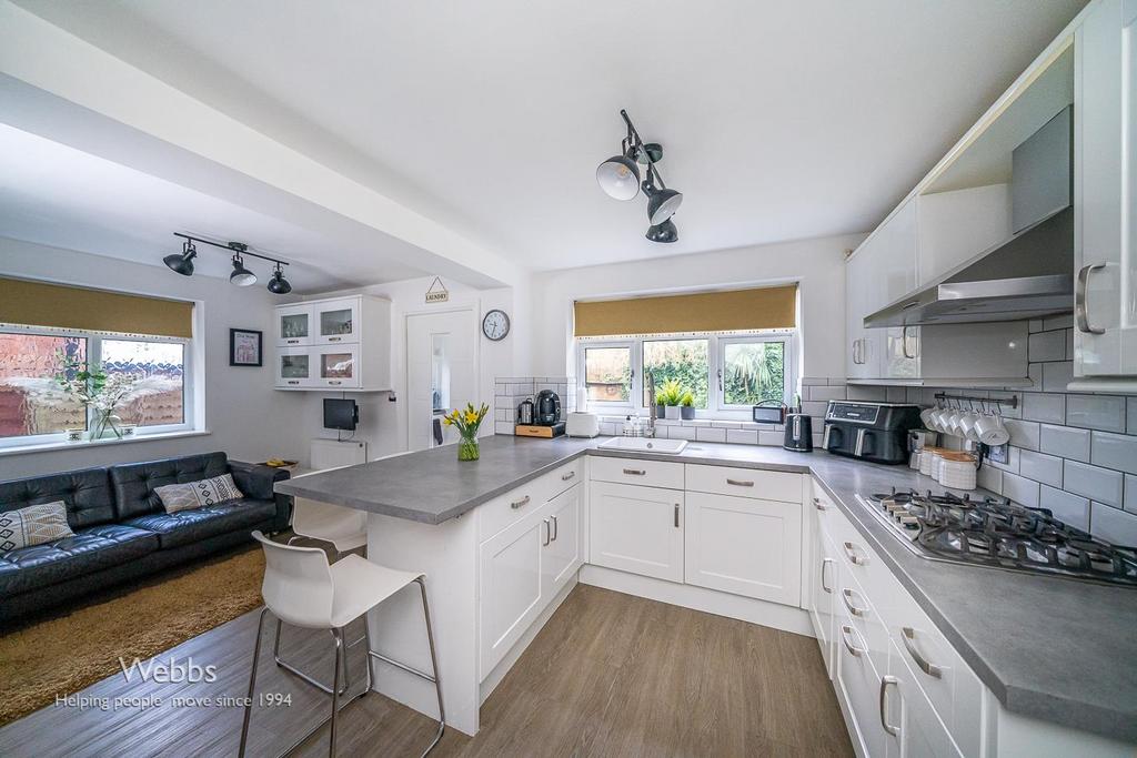 Kitchen/family room