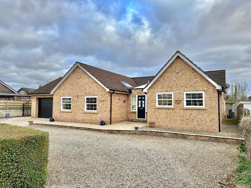Huby, York 4 bed detached bungalow for sale £699,950