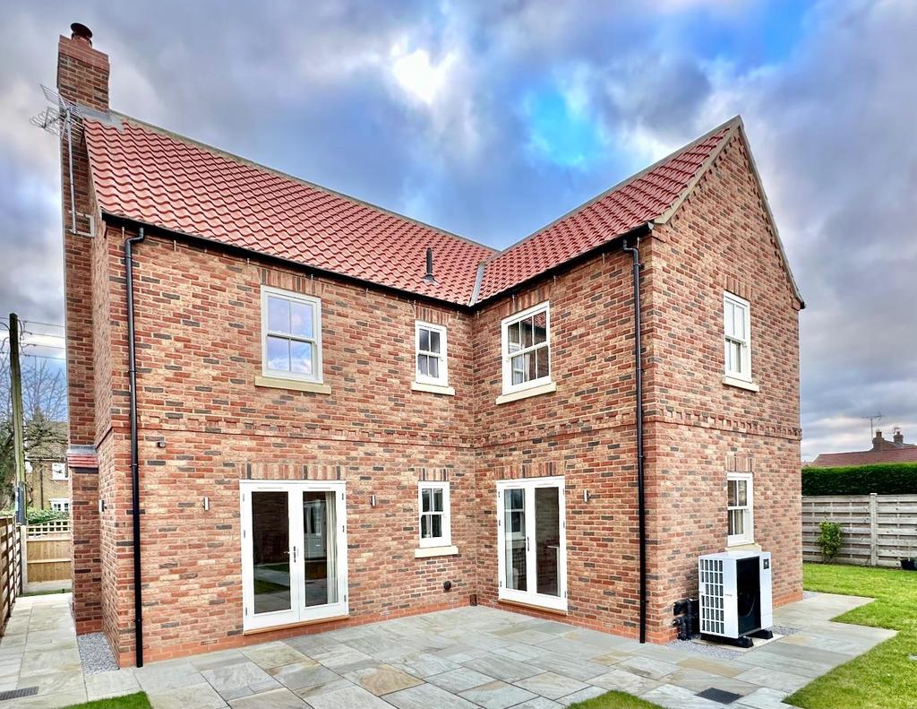 Carr Lane, SuttonOnTheForest, York 4 bed detached house for sale £