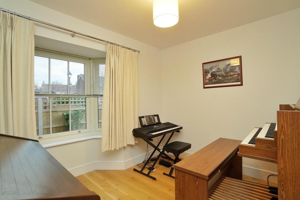 Family Room / Snug / Study