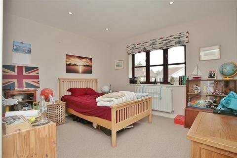 4 bedroom detached house to rent, Culham Close, Abingdon
