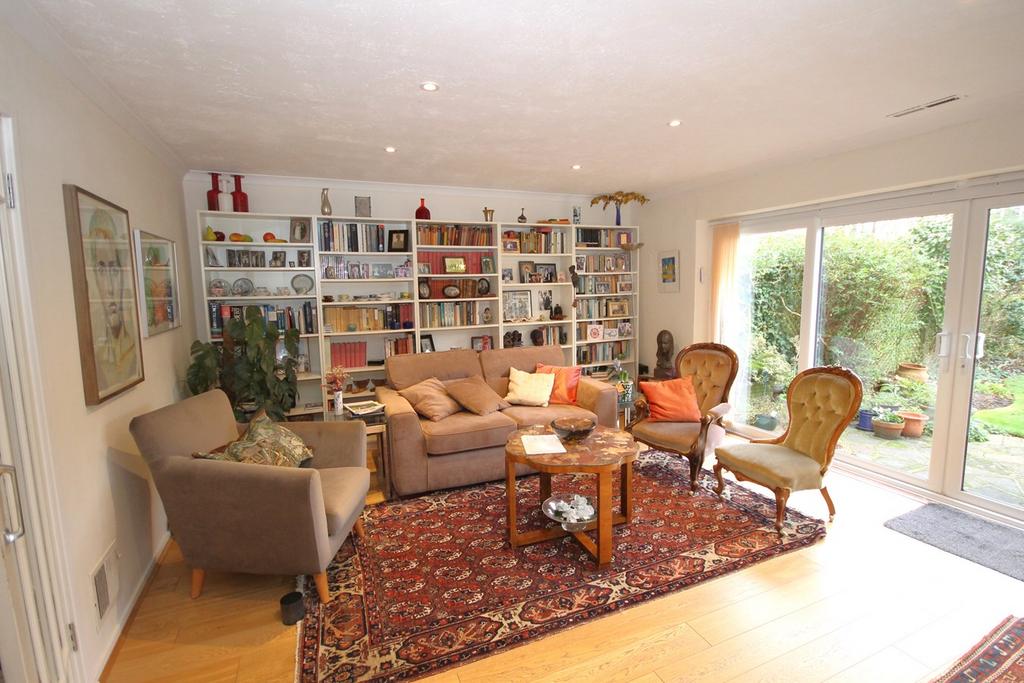 Lankton Close, Beckenham, BR3 4 bed terraced house for sale £700,000