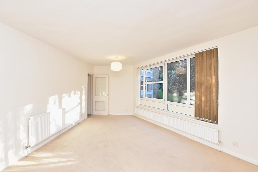 Heathside, WEYBRIDGE, KT13 2 bed apartment for sale £360,000