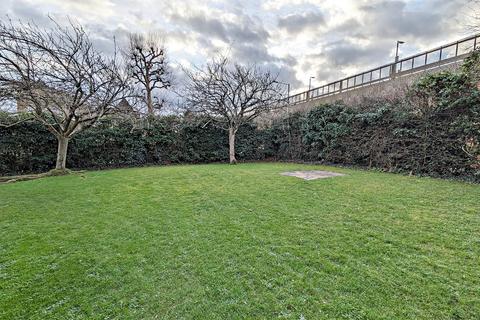 15 Northcotts, Hatfield, AL9 5ES