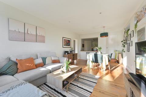 3 bedroom flat to rent - Allfarthing Lane, SW18