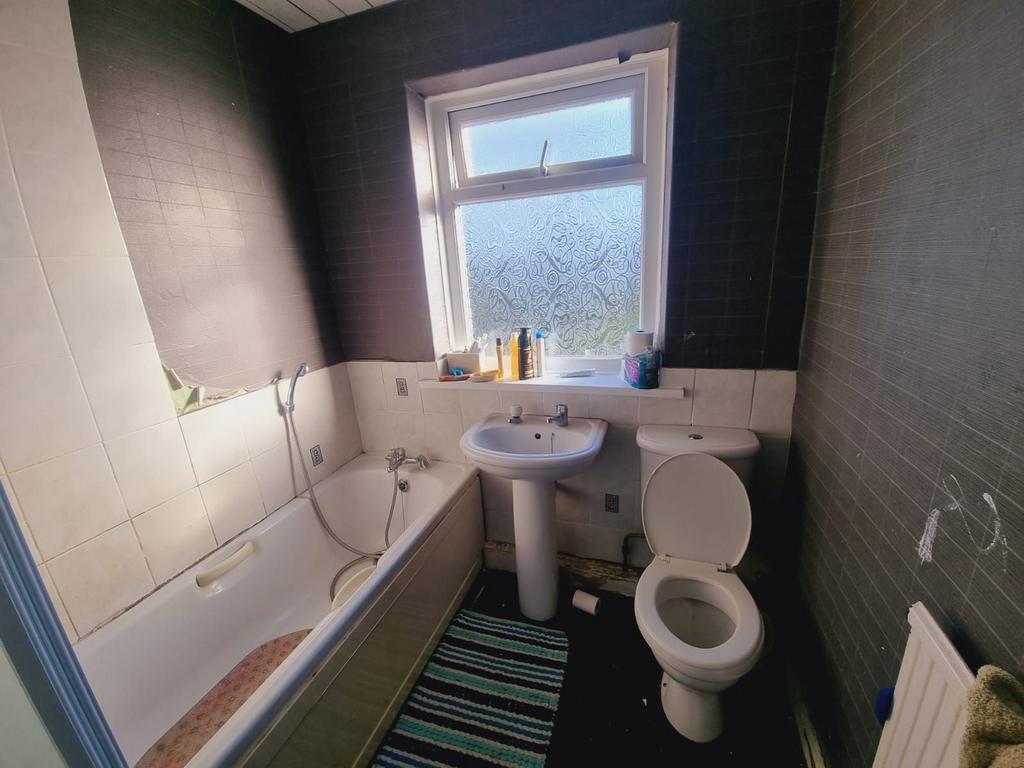Photograph 4