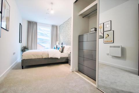 2 bedroom flat for sale, The Grand Exchange, Market Street, Bracknell, Berkshire, RG12.