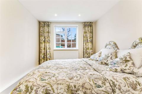 7 Hambledon Court, London, W5 3SW