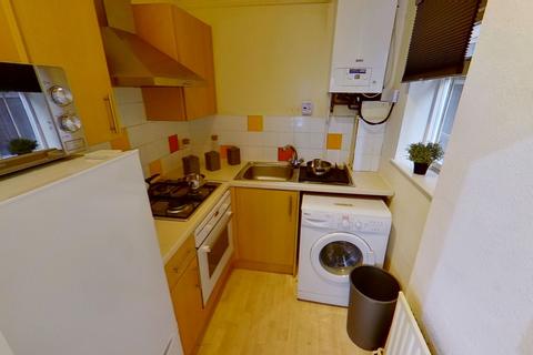 undefined, Flat 3, 122 Foxhall Road, Forest Fields, Nottingham, NG7 6LH