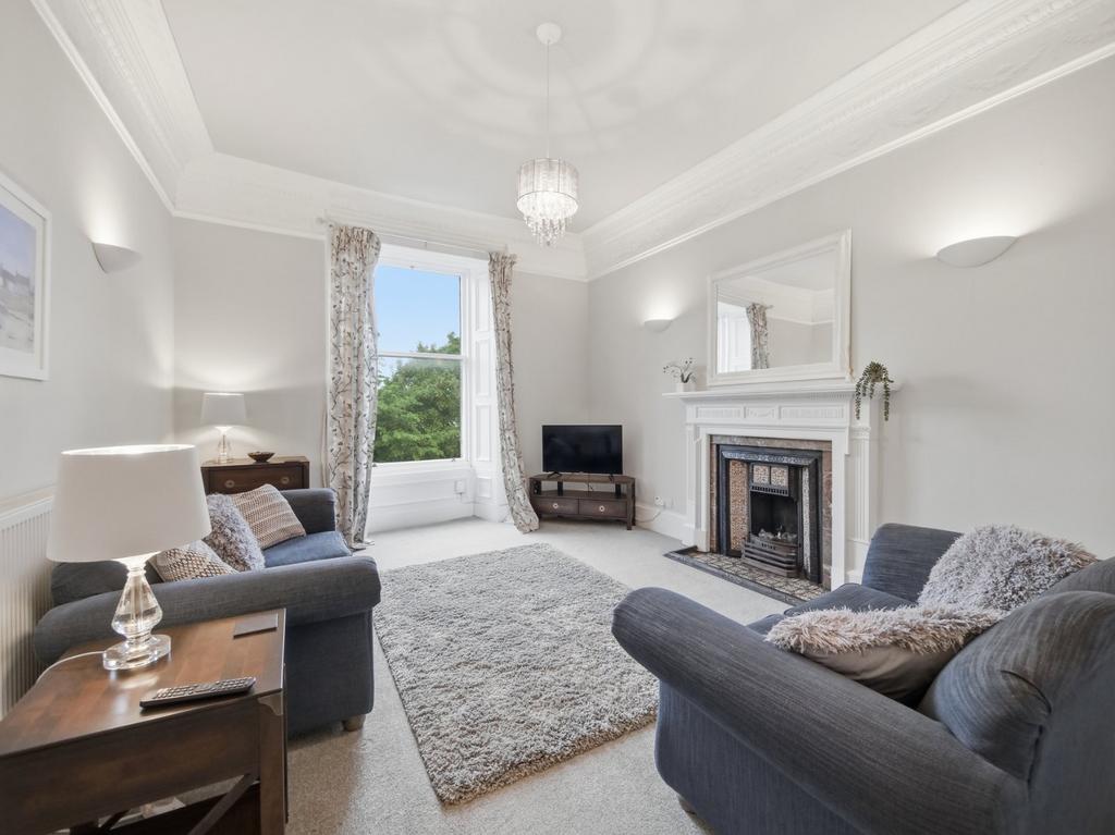 Royal Crescent, Edinburgh, EH3 - View 2