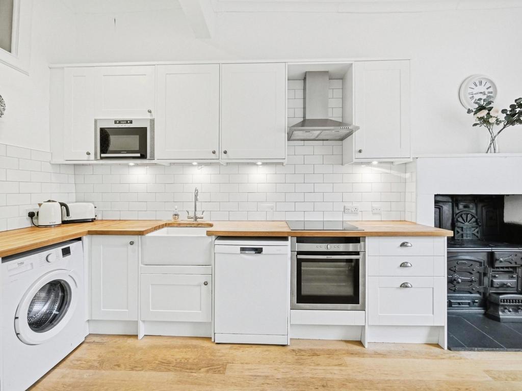 Royal Crescent, Edinburgh, EH3 - View 4