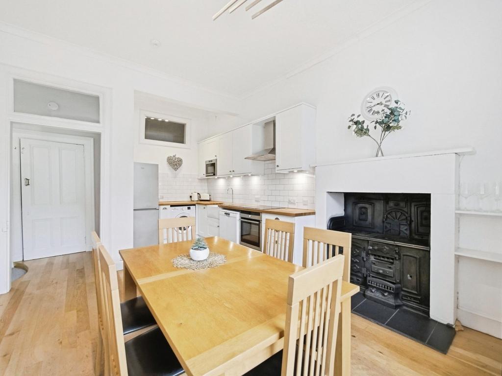 Royal Crescent, Edinburgh, EH3 - View 6