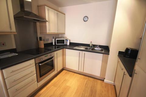 2 bedroom flat to rent, The Junction, Slough