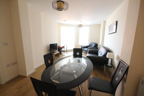 2 bedroom flat to rent, The Junction, Slough