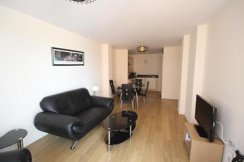 2 bedroom flat to rent, The Junction, Slough