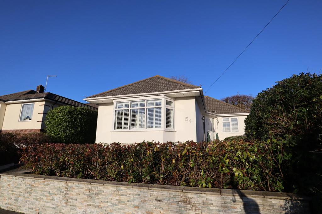 Lancaster Drive, Broadstone, Dorset, BH18 3 bed bungalow for sale £